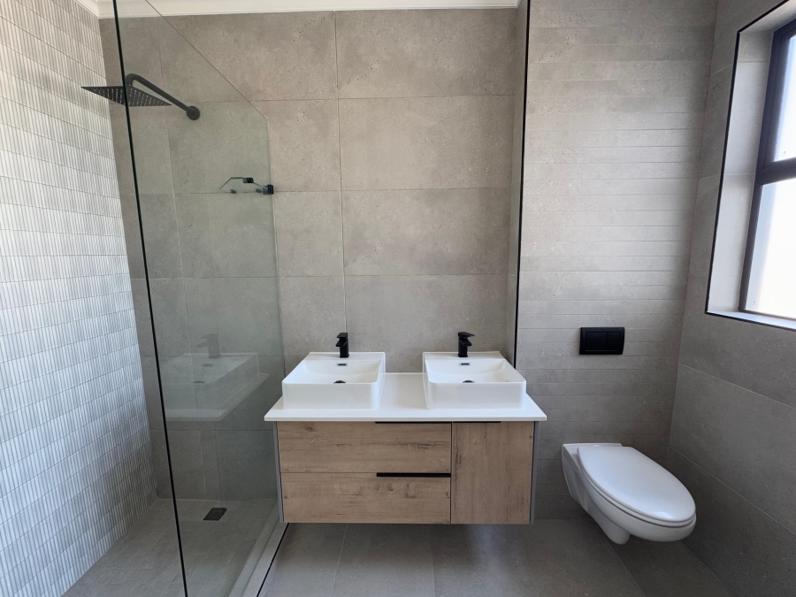 To Let 4 Bedroom Property for Rent in Sandown Estate Western Cape